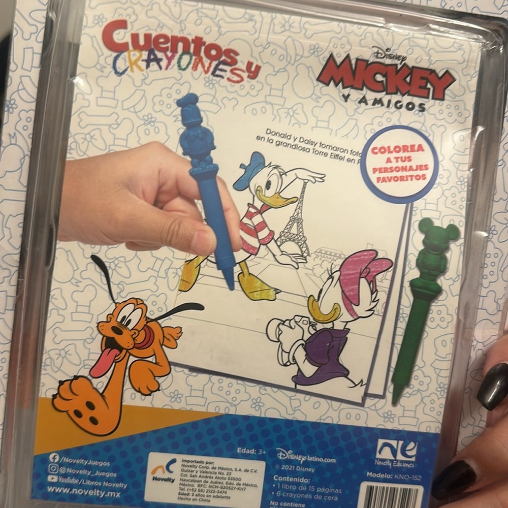 Disney México Coloring Kit - Picture 5 of 5